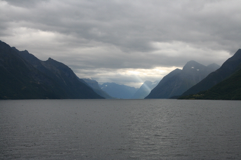 Hjorundfjord